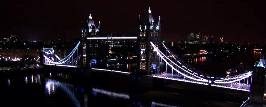 london_bridge_light